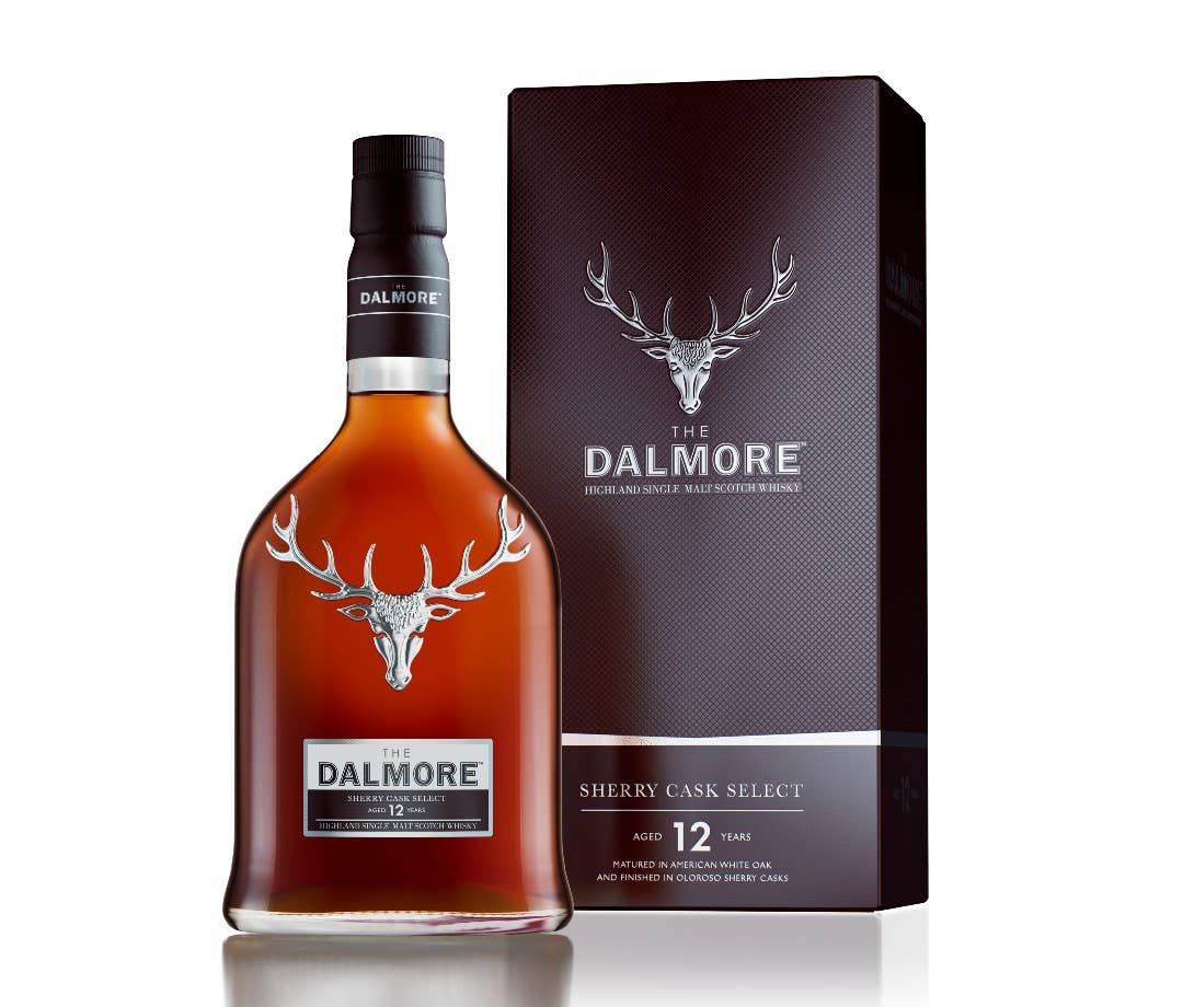 Bottle of Dalmore 12-Year-Old Sherry Cask Select next to its box. Both have an image of an elk's head.